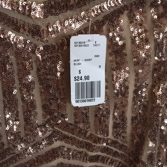 Rose gold sequin mini skirt - Picture 2 of 3